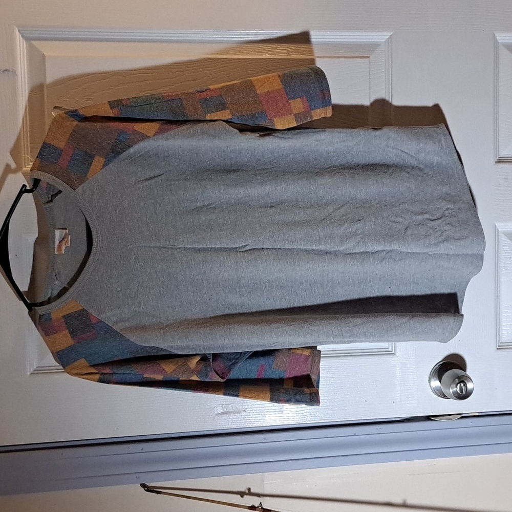 Lularoe randy tee